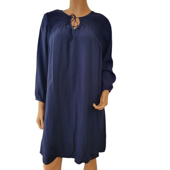 Old Navy Dress Womens Medium Blue Long Sleeve Smocked Chambray New - Picture 2 of 16